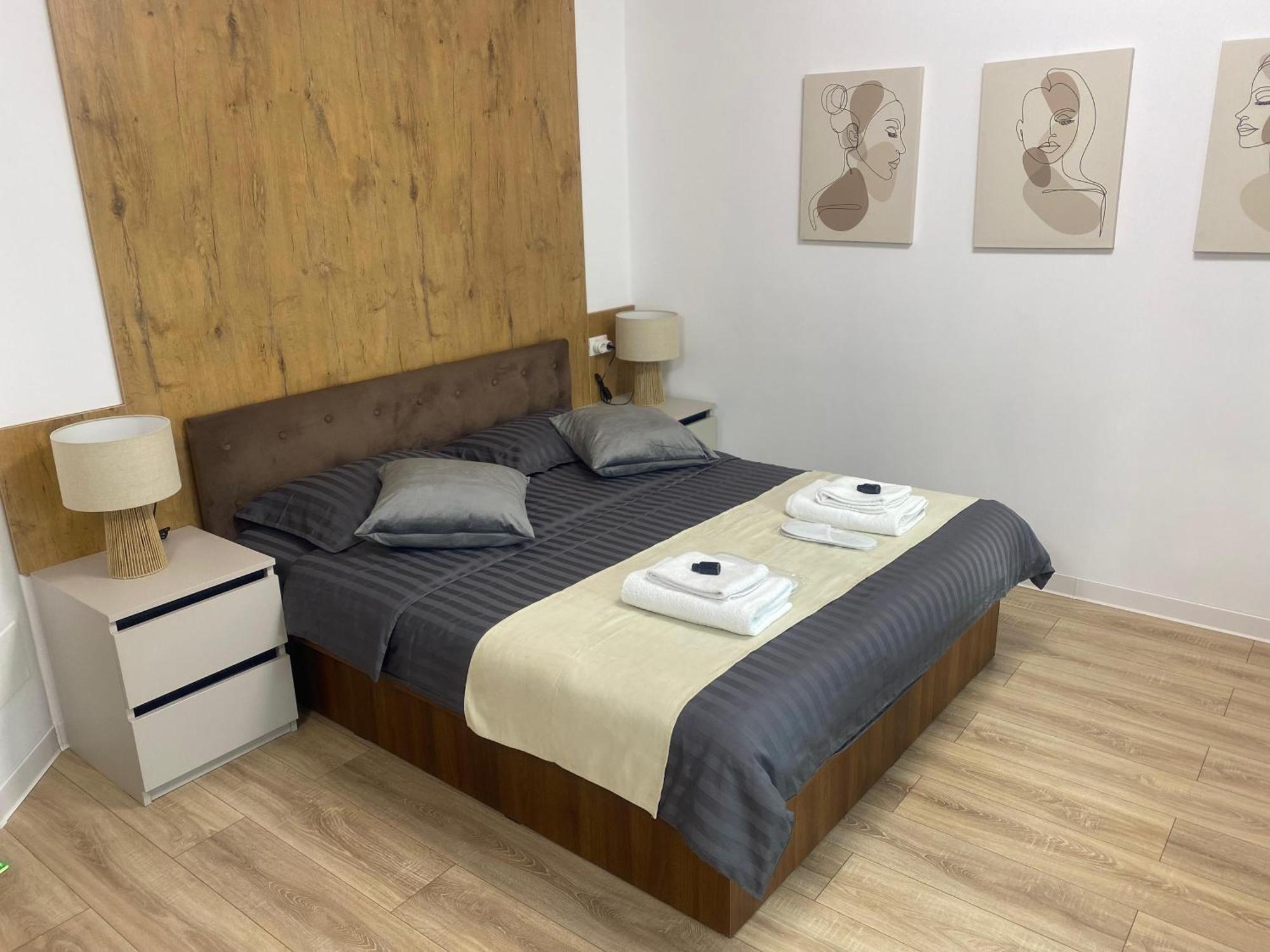 Central Luxury Apartment Iasi Exterior photo